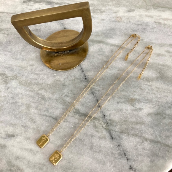 18K Gold Boxed Flower Square Pendant Minimalist Necklace - Picture 6 of 11